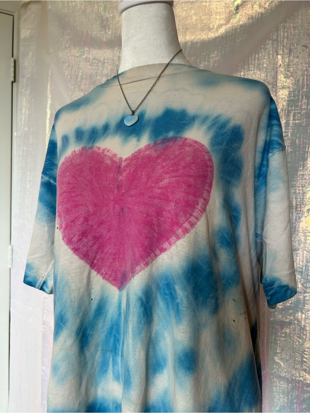 Vintage Single Stitch Tie-Dye Tee with Pink Heart Graphic. Size L. 100% Cotton.